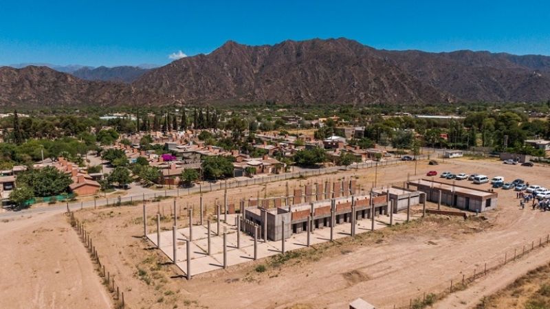 Jalil visitó predios donde se construirán el nuevo Hospital y la Terminal