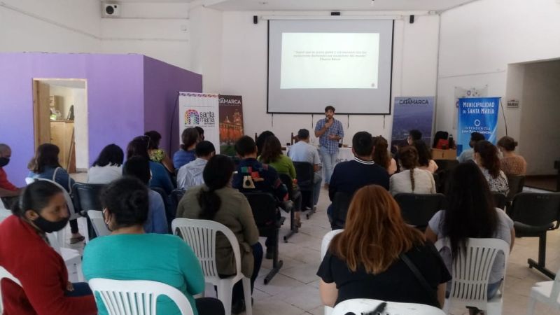 Prestadores de Santa María se capacitaron en atención al turista