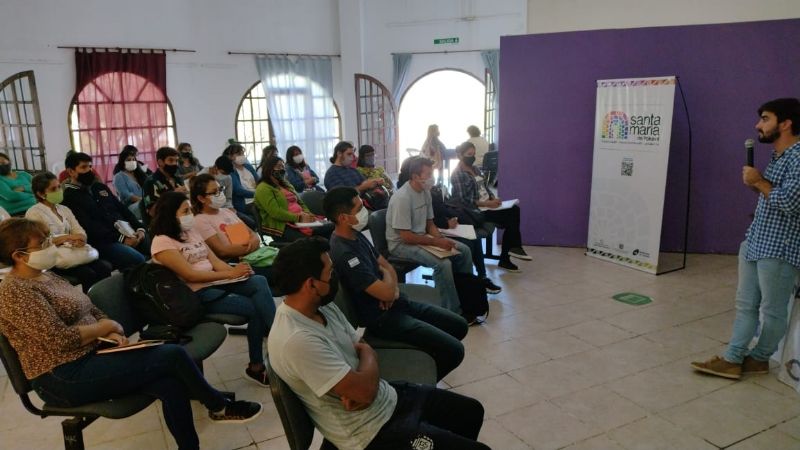 Prestadores de Santa María se capacitaron en atención al turista