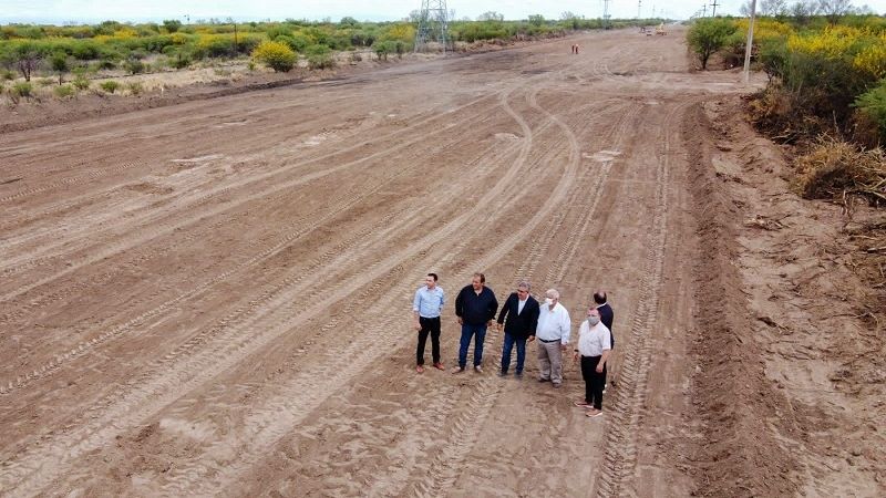 Jalil recorrió los avances de obra de rectificación de Ruta Nacional 157