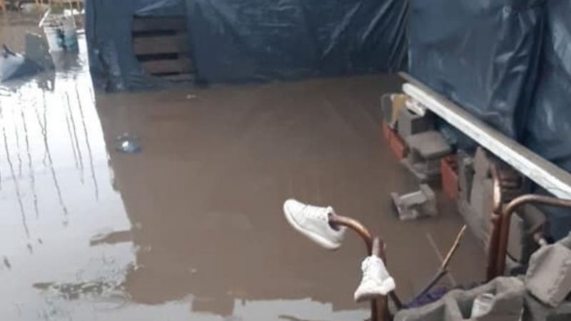 La lluvia generó problemas en viviendas precarias