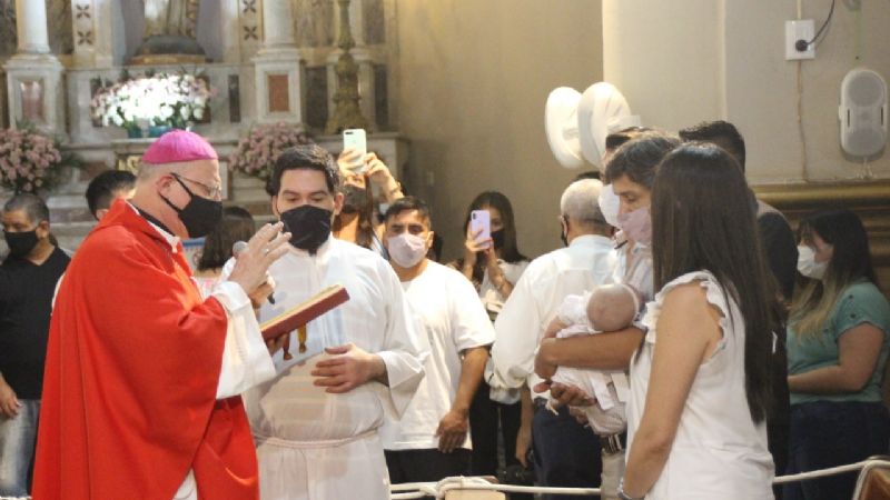 Los trabajadores de la Salud a los pies de la Madre del Valle