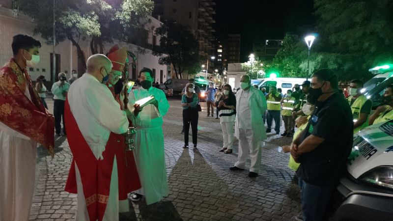 Los trabajadores de la Salud a los pies de la Madre del Valle