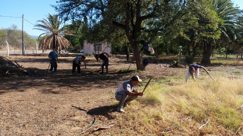Internos del Servicio Penitenciario acondicionan escuela de Nueva Coneta