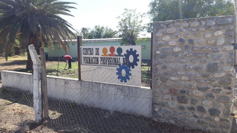 Internos del Servicio Penitenciario acondicionan escuela de Nueva Coneta