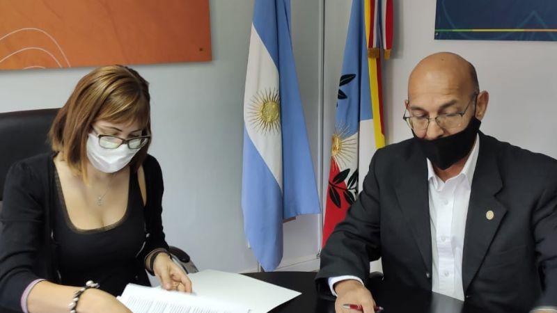 Analizarán las muestras de minerales en el laboratorio de Tecnología