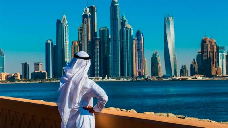 Emiratos Árabes es el primer país en implementar la semana laboral de 4 días y medio