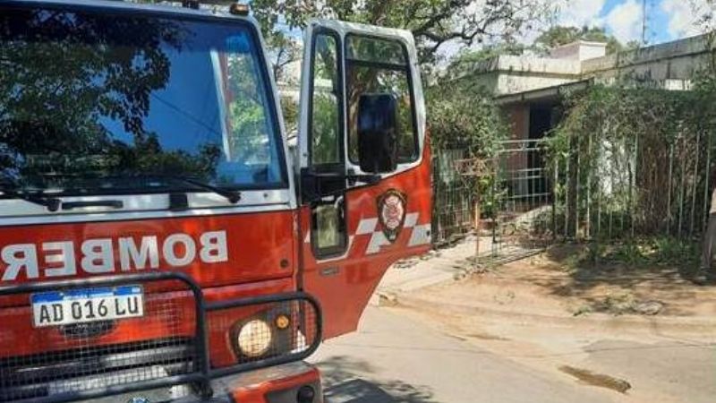 Bomberos apagaron el incendio en una vivienda