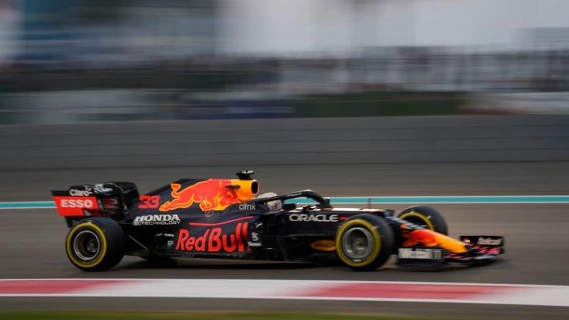 Max Verstappen se quedó con la pole en Abu Dhabi