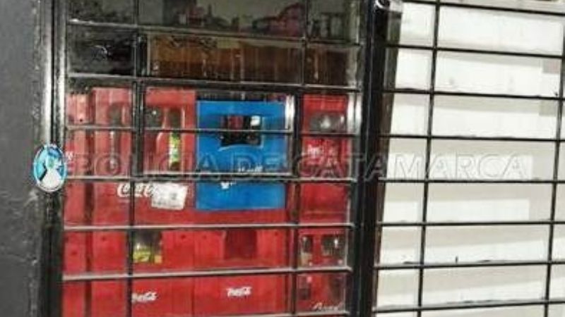 Rompió la vidriera de un kiosco para robar y quedó detenido