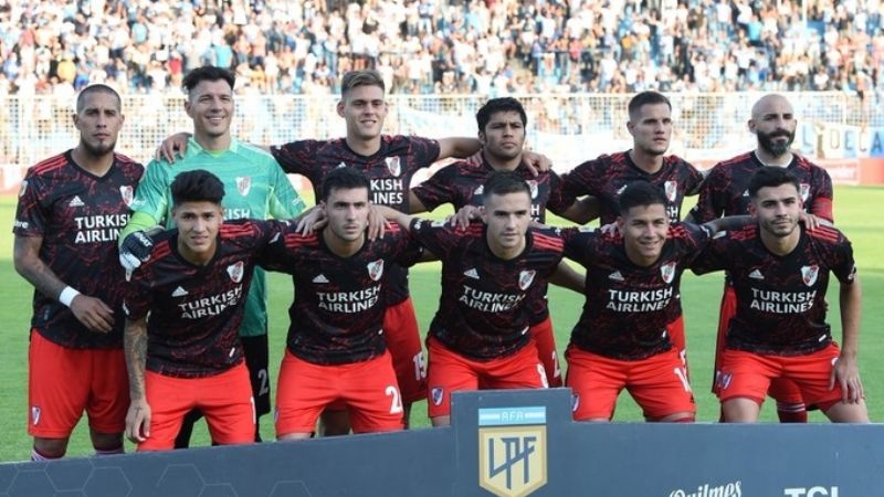 El campeón, River, se despidió con un empate en Tucumán