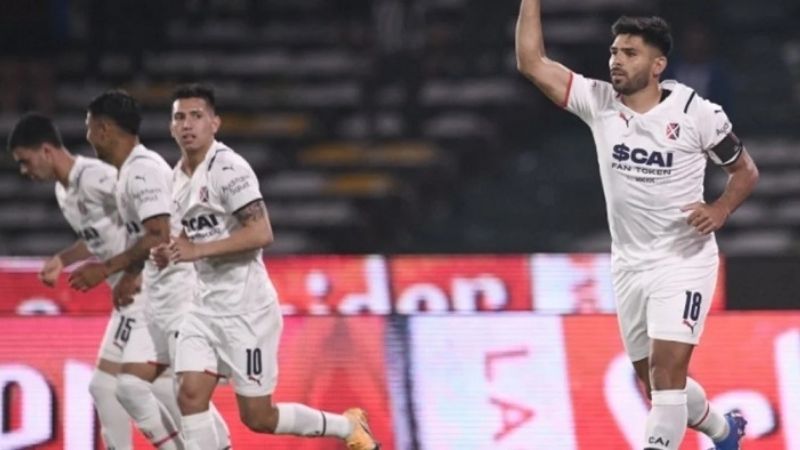 Defensa subcampeón, relegando otra vez a Talleres