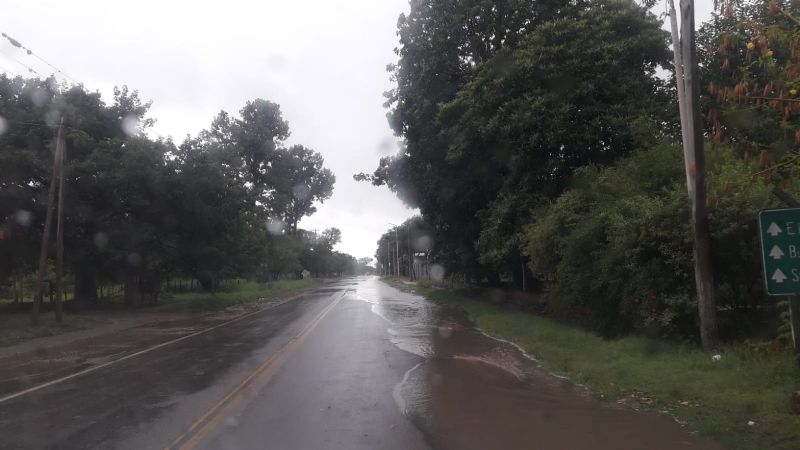 Precaución: acumulación de agua en la ruta 64