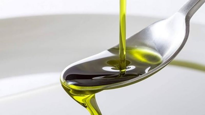 Prohíben la venta de un aceite de oliva falsificado