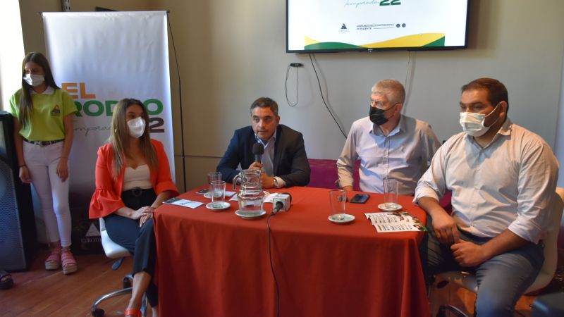 El Rodeo presentó su temporada de verano 2022