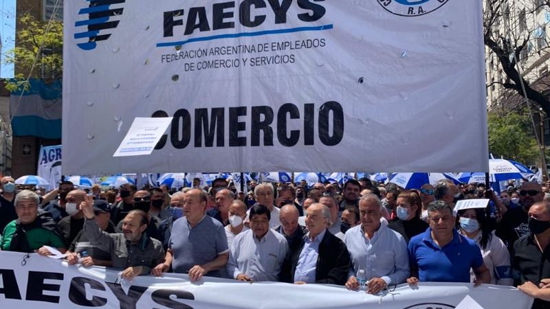 Bono de $13.000 para empleados de cadenas de supermercados