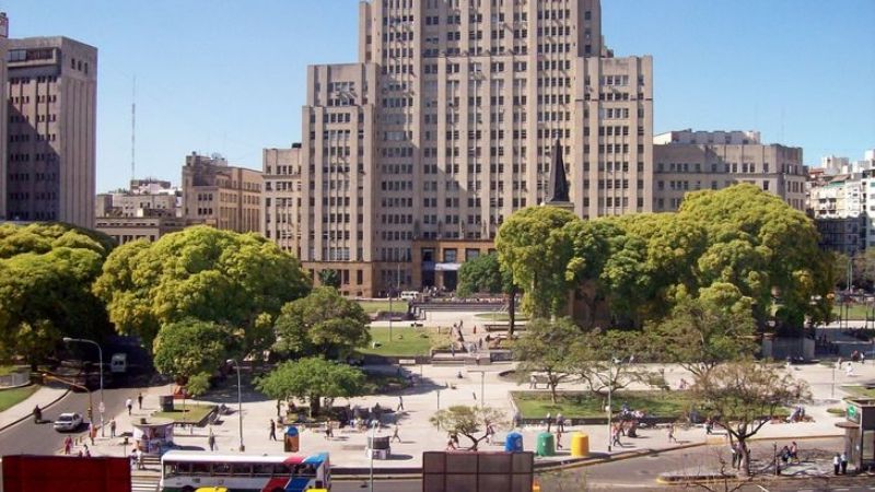 Acuerdan un 50% de aumento para docentes y no docentes universitarios