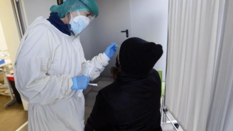 Advierten que Ómicron avanza más rápido que el resto de las variantes