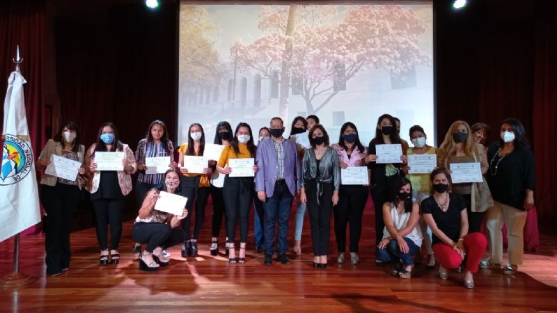 Entregaron certificados de la Diplomatura Universitaria en Educación Maternal