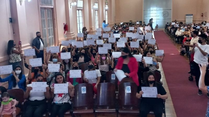Entregaron certificados de la Diplomatura Universitaria en Educación Maternal
