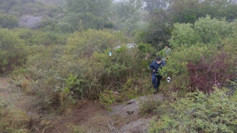 Una Kangoo cayó a un barranco en proximidades de El Taco