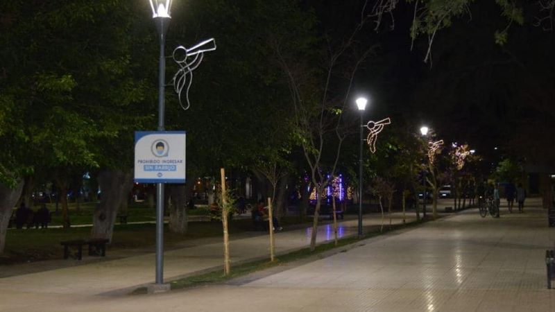 El principal paseo público de Santa María con espíritu navideño