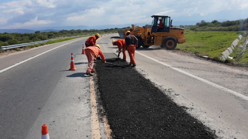Precaución por tareas de bacheo en Av. Circunvalación