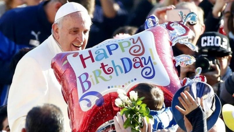 El Papa Francisco celebra un año más de vida