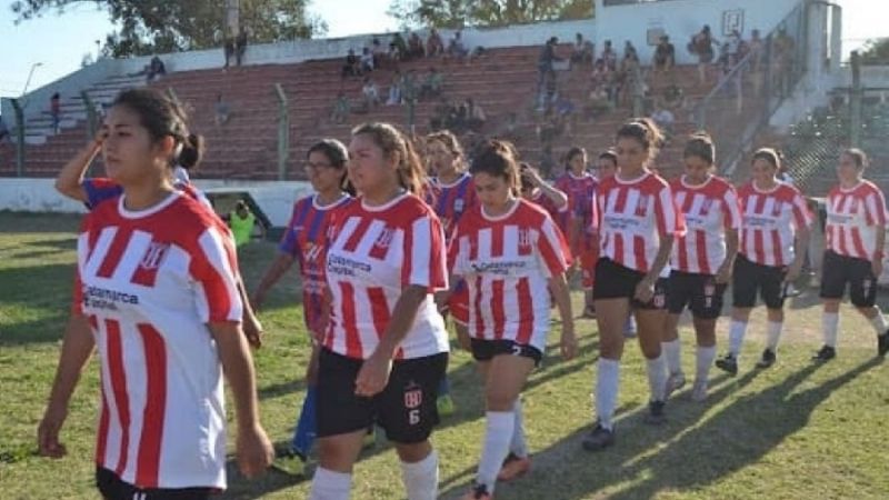 El fútbol femenino capitalino define sus campeonas