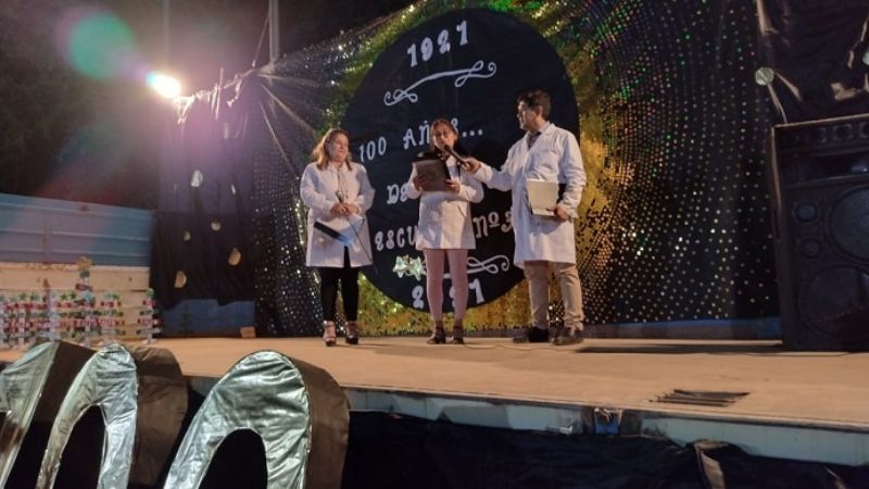 La escuela de El Divisadero celebró 100 años de trayectoria educativa