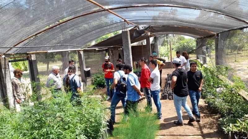 Vecinos de Las Palmitas visitaron emprendimientos