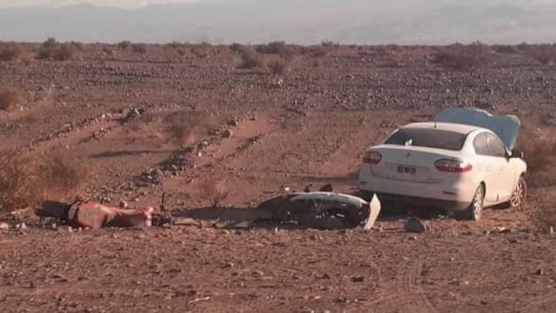Conversaban al costado de la ruta y un auto las atropelló