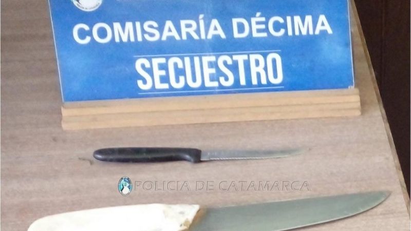 Amenazó a su padre con un cuchillo
