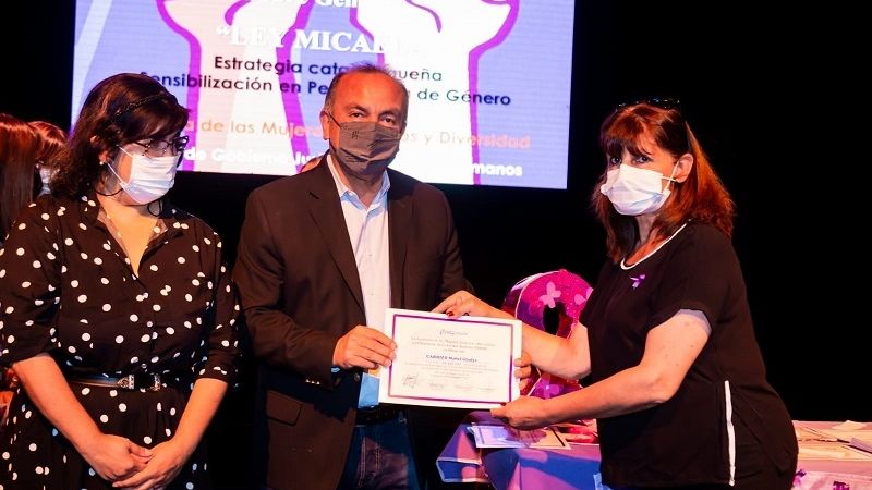 Solo 3000 agentes de los tres poderes del Estado se capacitaron en la Ley Micaela