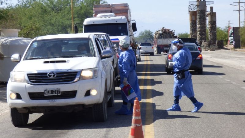Controles sanitarios y testeos en el ingreso a Andalgalá