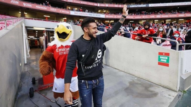 Salvio ovacionado, le dio suerte a su ex club, Benfica