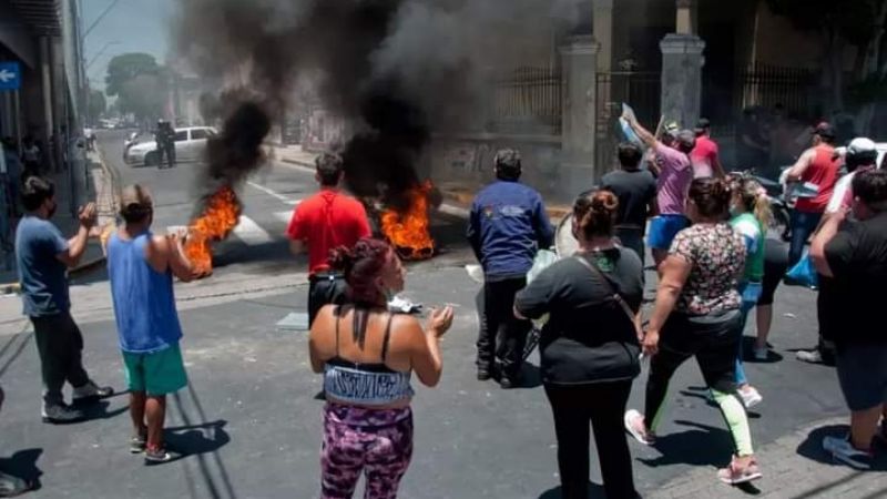 Protesta porque obra social negó cobertura a una paciente con cáncer