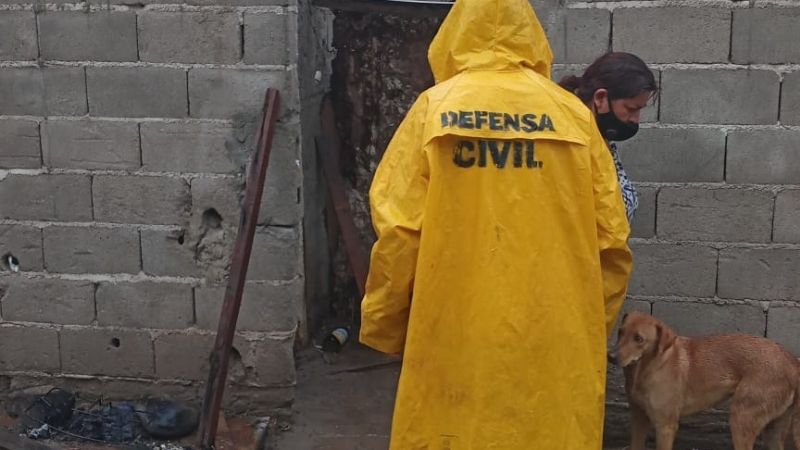 Se cayó el techo de una vivienda y una persona terminó herida