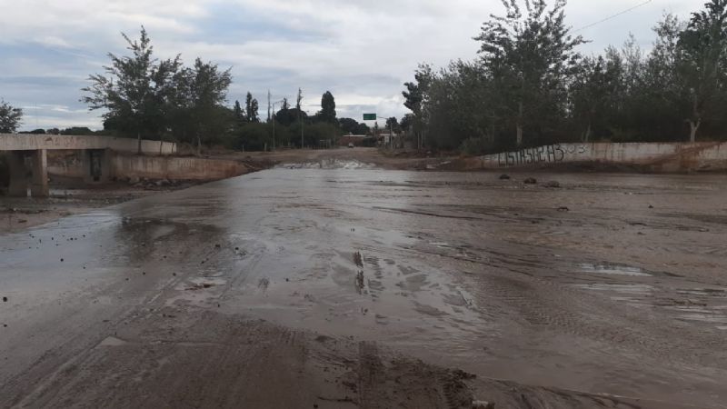 Precaución en el cruce de badenes en la ruta 40