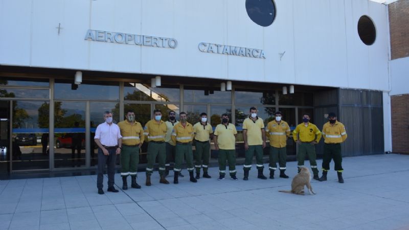 Brigadistas catamarqueños y del NOA rumbo a la Patagonia