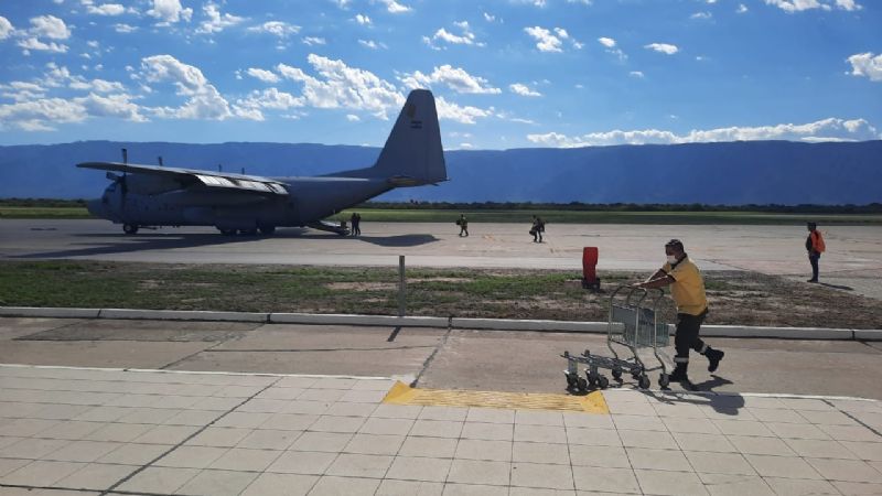 Brigadistas catamarqueños y del NOA rumbo a la Patagonia