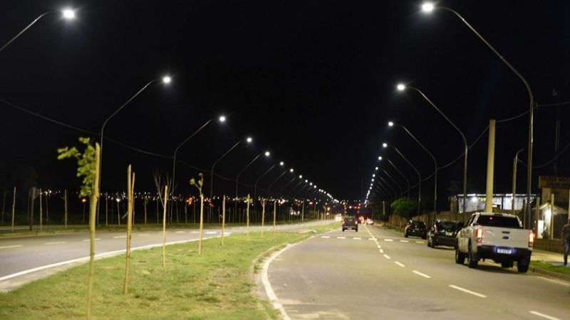 Se inauguró el nuevo sistema de  iluminación en la Avenida Bicentenario