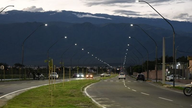 Se inauguró el nuevo sistema de  iluminación en la Avenida Bicentenario
