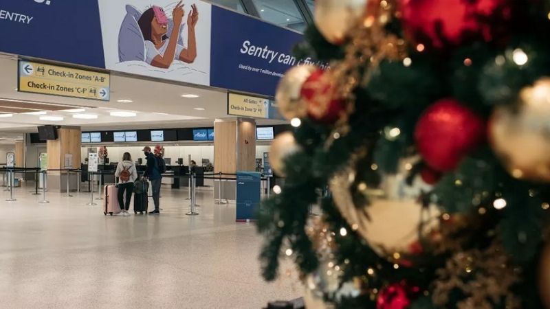 Suspenden más de 7.000 vuelos en todo el mundo