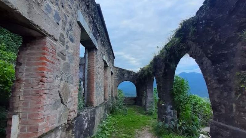 El misterioso edificio abandonado en el Clavillo