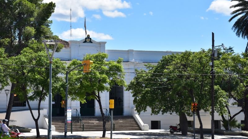 Pago a monotributistas y becados de la UNCa