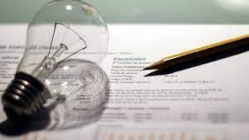 Golpe al bolsillo: confirman aumentos de luz y gas