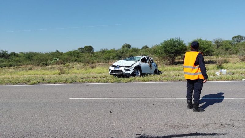 Violento vuelco en la ruta 157
