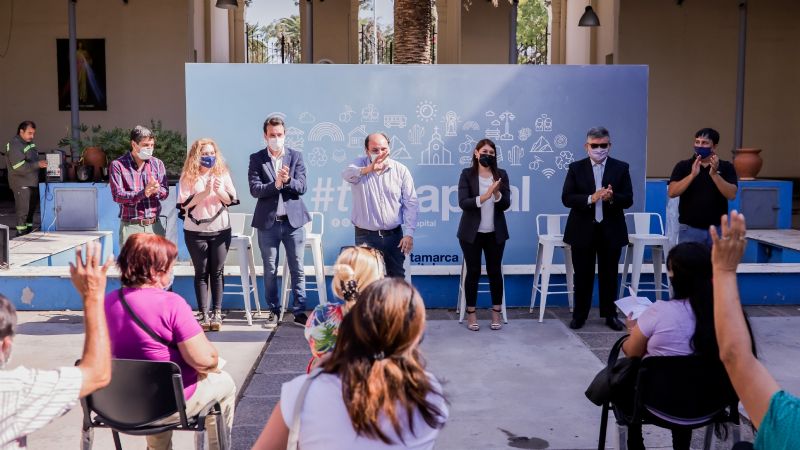 Saadi entregó más escrituras a vecinos del norte de la Capital