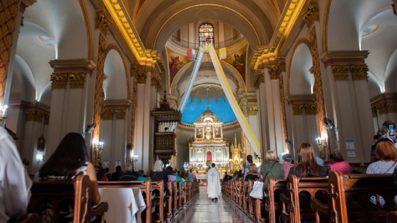 Homenaje de legislativos a la Virgen del Valle